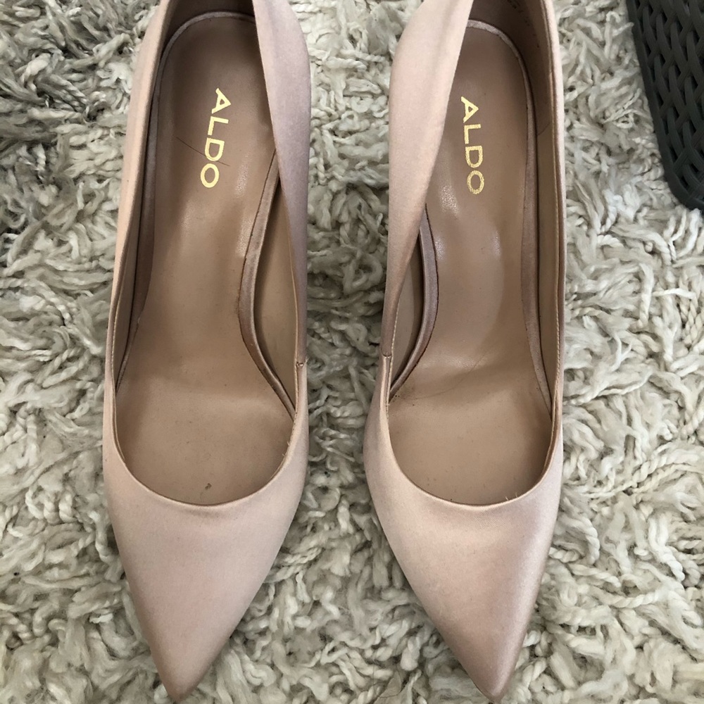 Blush pink pumps heels size 6.5